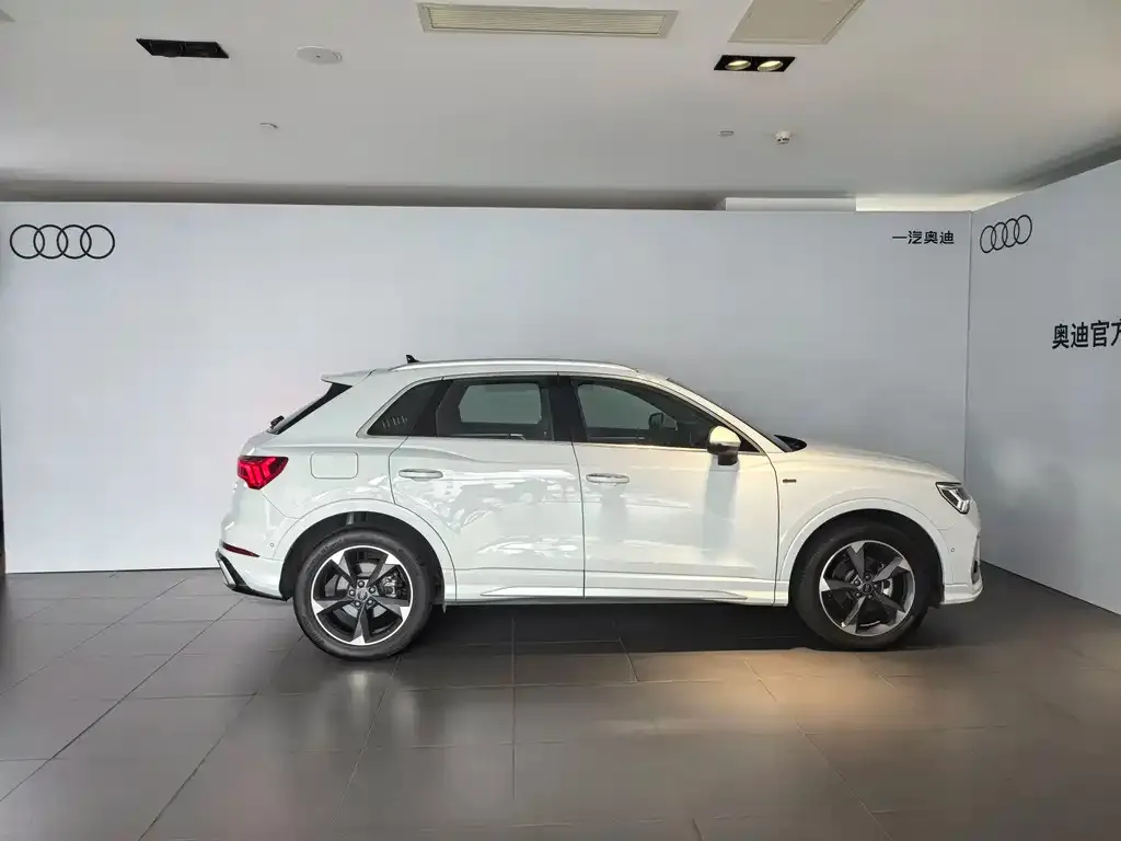 Audi Q3 2024 из CN, фото 5