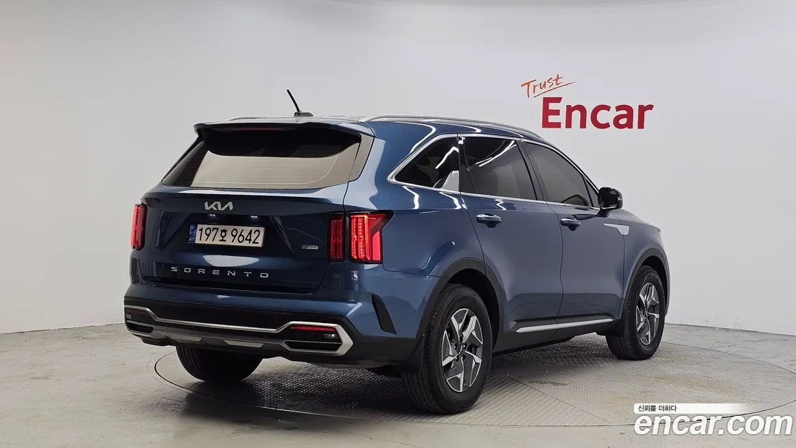 Kia Sorento — фото 6