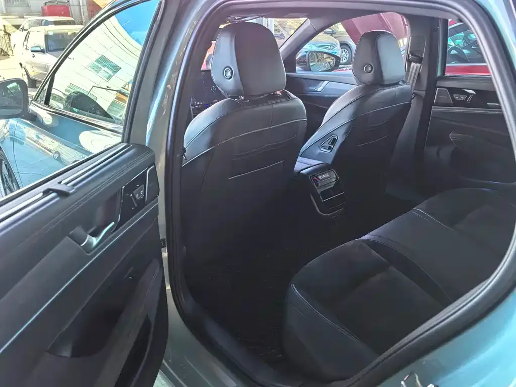 Volkswagen Passat — фото 9