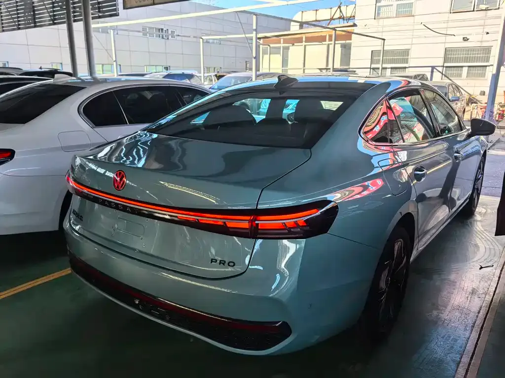 Volkswagen Passat — фото 4