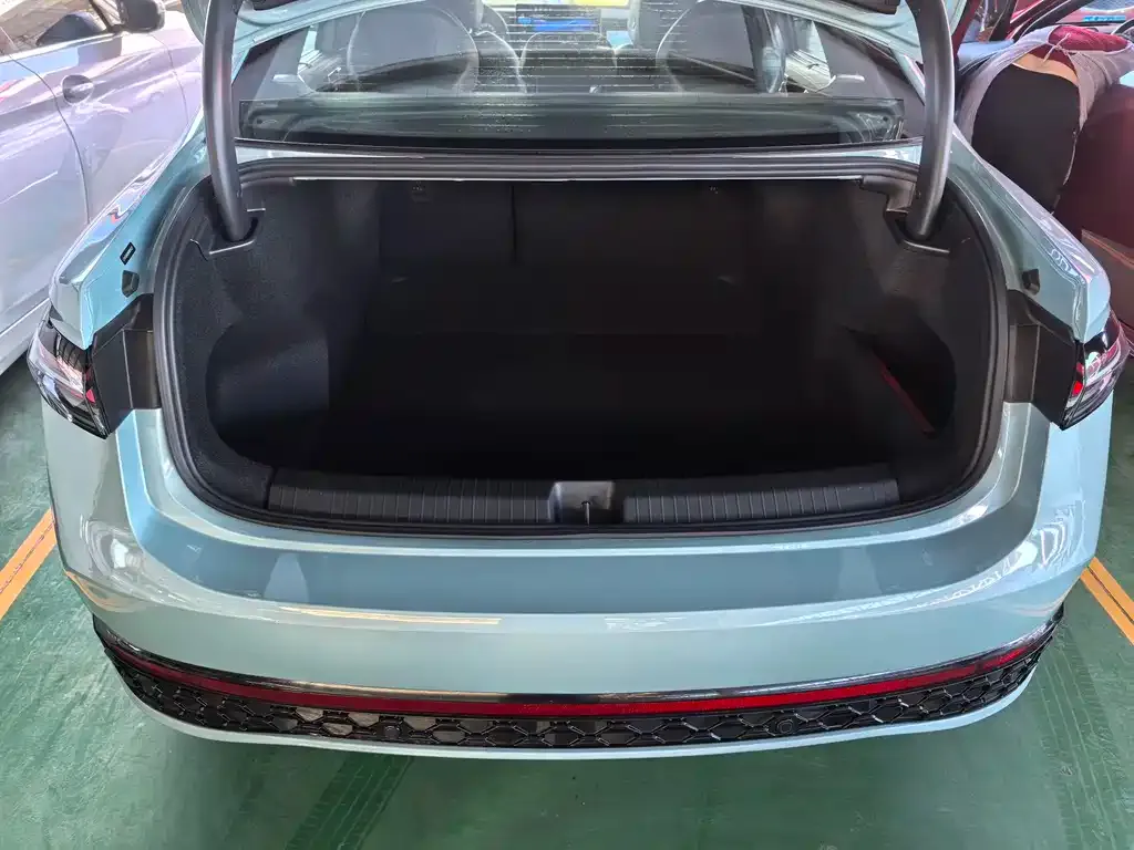Volkswagen Passat — фото 8