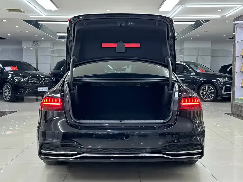 Audi A7L 2024 из CN, фото 2