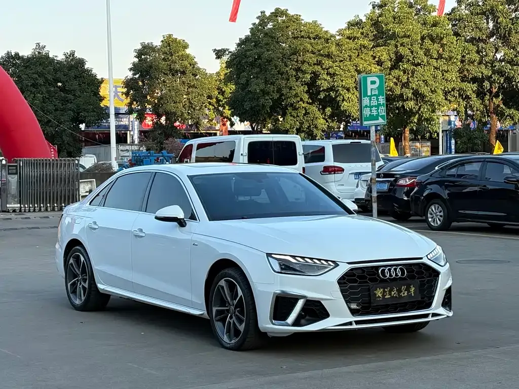 Audi A4L 2021 из CN, фото 3