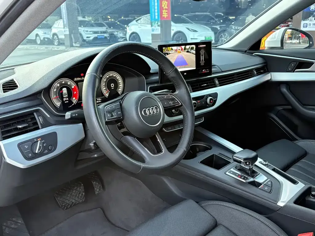 Audi A4L 2021 из CN, фото 4