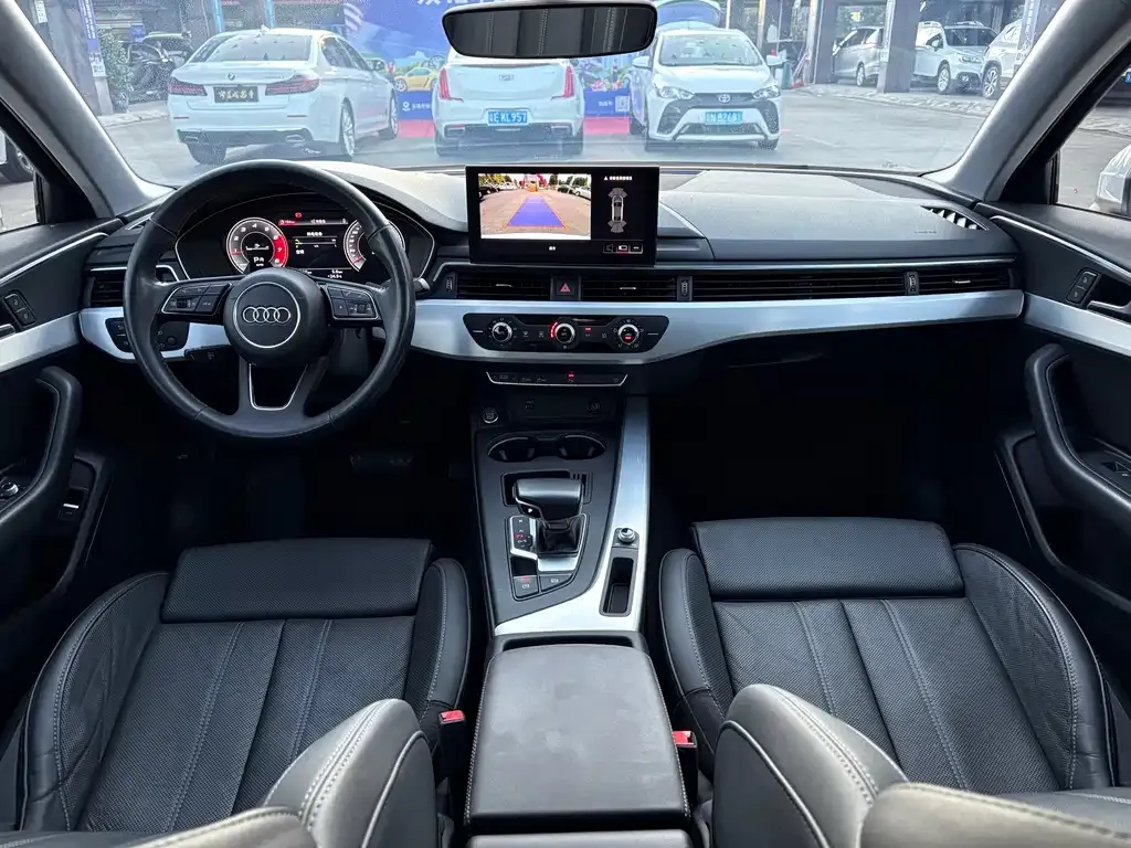 Audi A4L 2021 из CN, фото 8