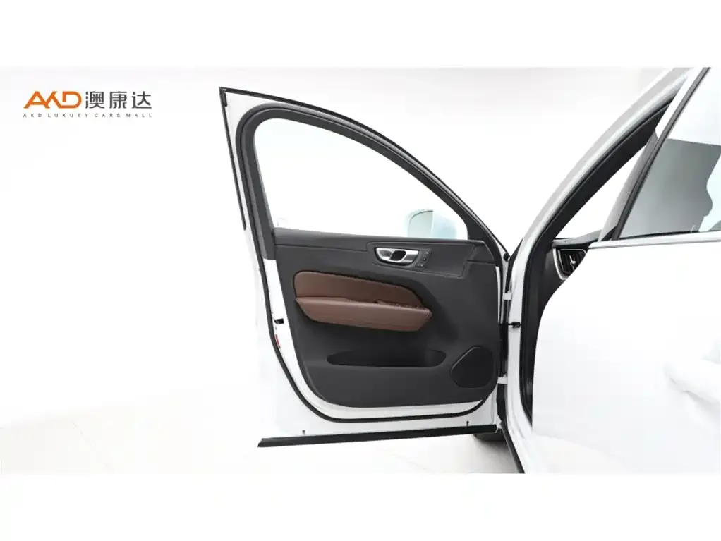 Volvo XC60 2024 из CN, фото 10
