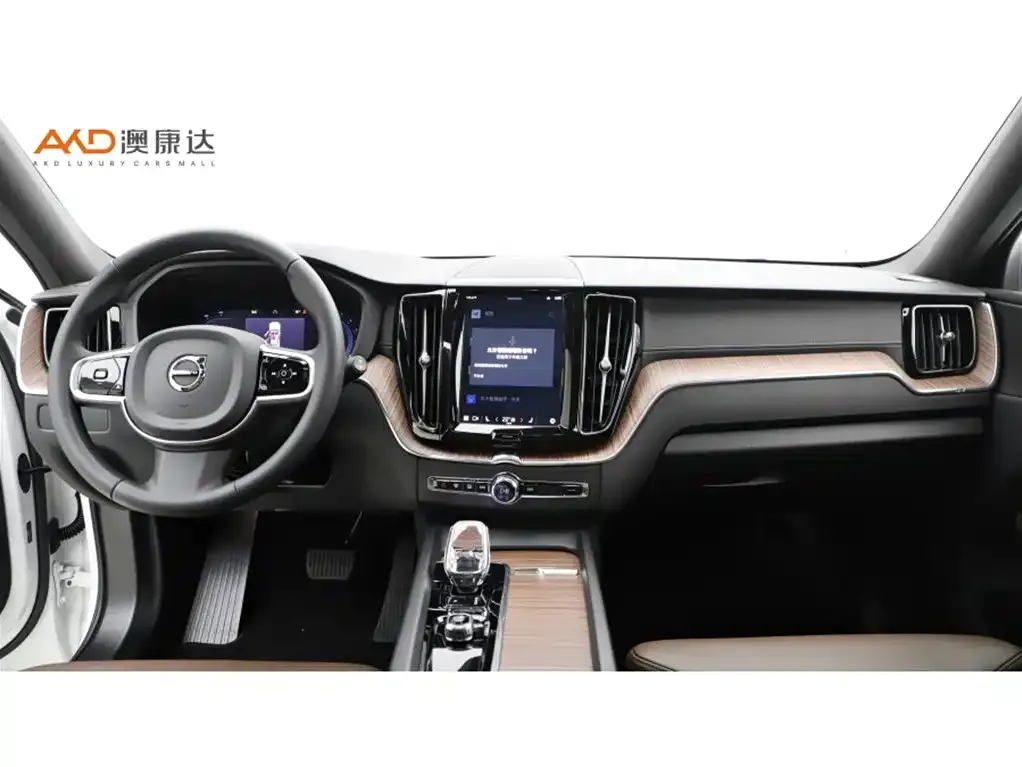 Volvo XC60 2024 из CN, фото 3