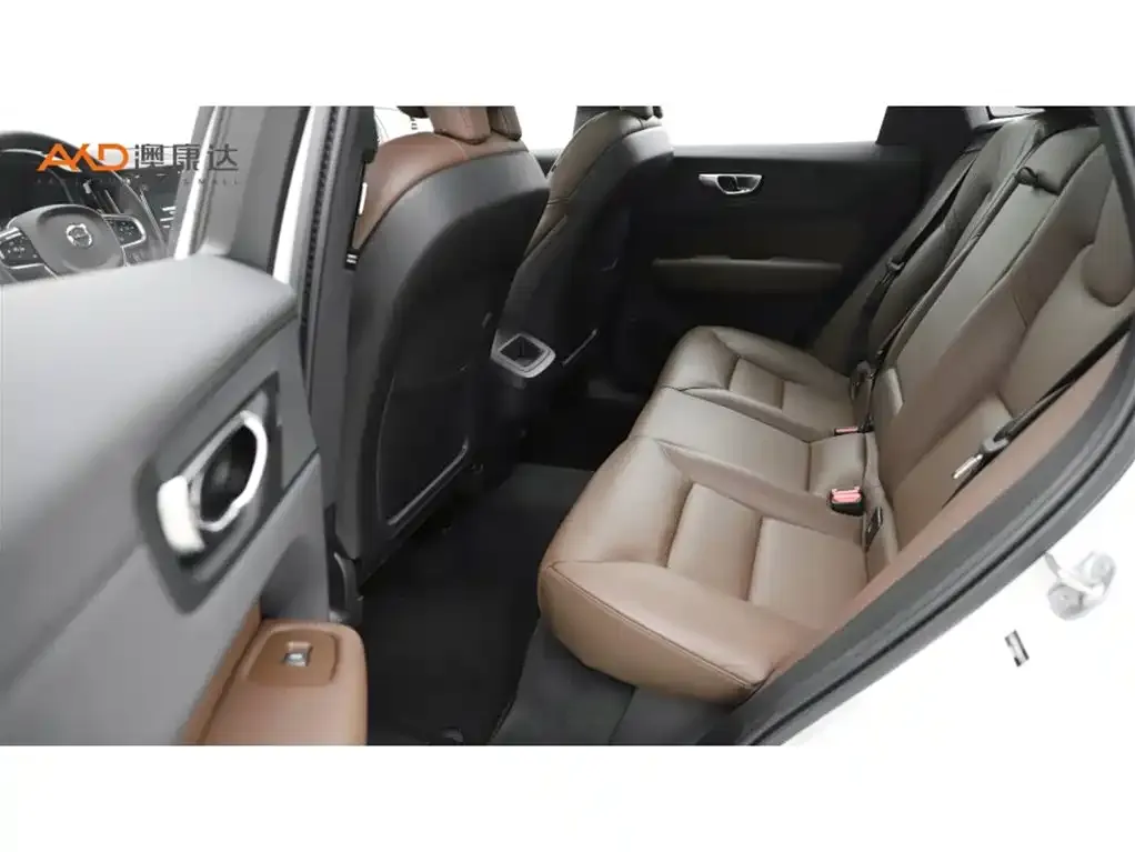 Volvo XC60 2024 из CN, фото 9