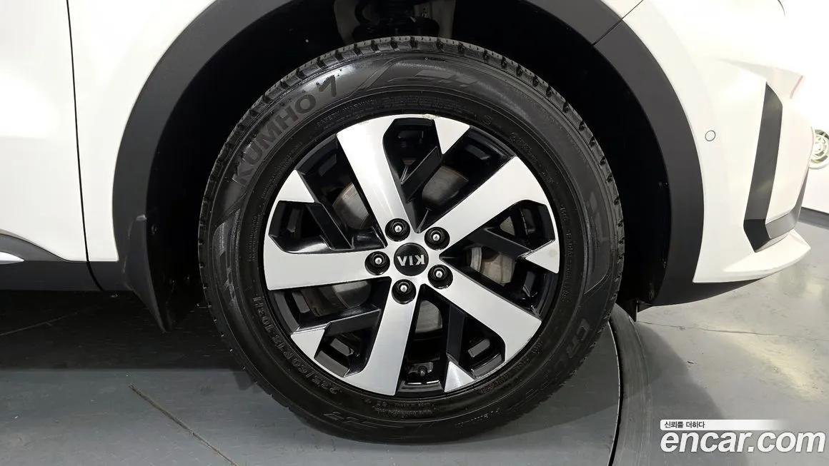Kia Sorento — фото 5