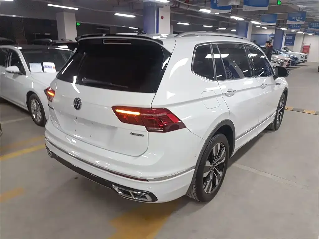 Volkswagen Tiguan L 2024 из CN, фото 8