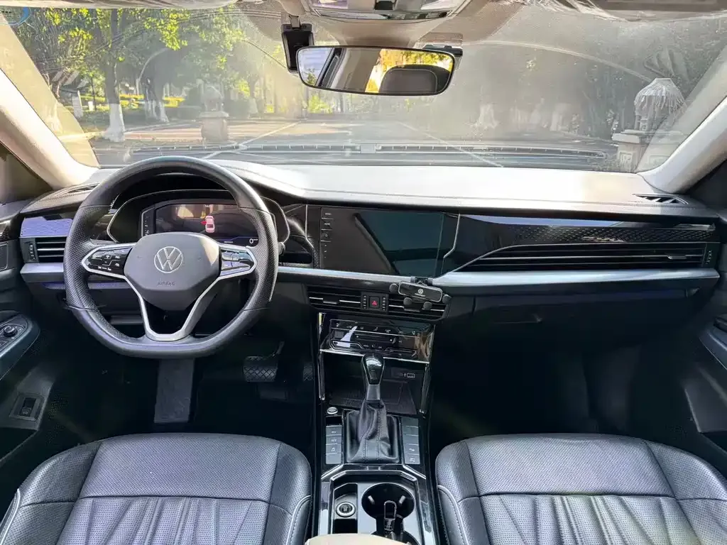 Volkswagen Passat — фото 7