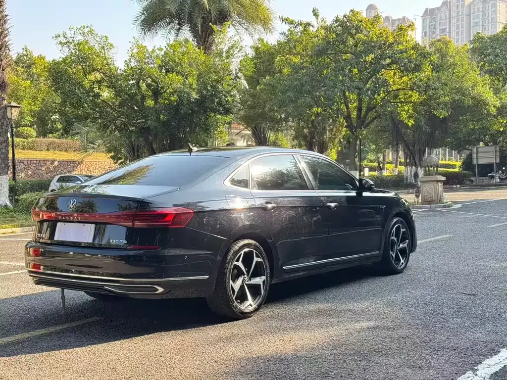 Volkswagen Passat — фото 8