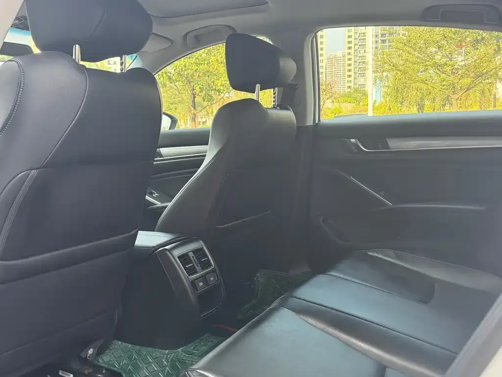 Honda Accord 2023 из CN, фото 2
