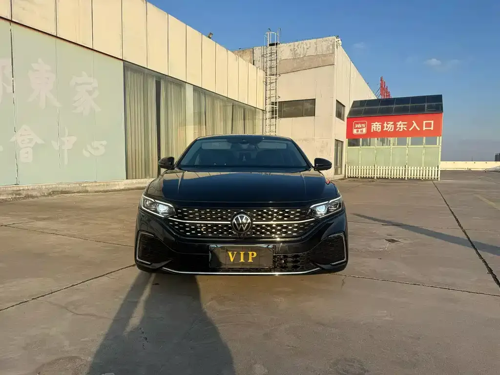 Volkswagen Passat 2023 из CN, фото 3