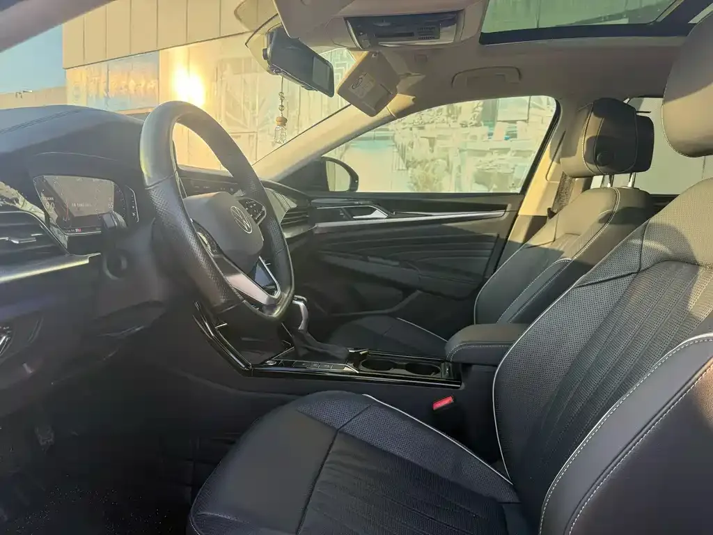 Volkswagen Passat 2023 из CN, фото 8