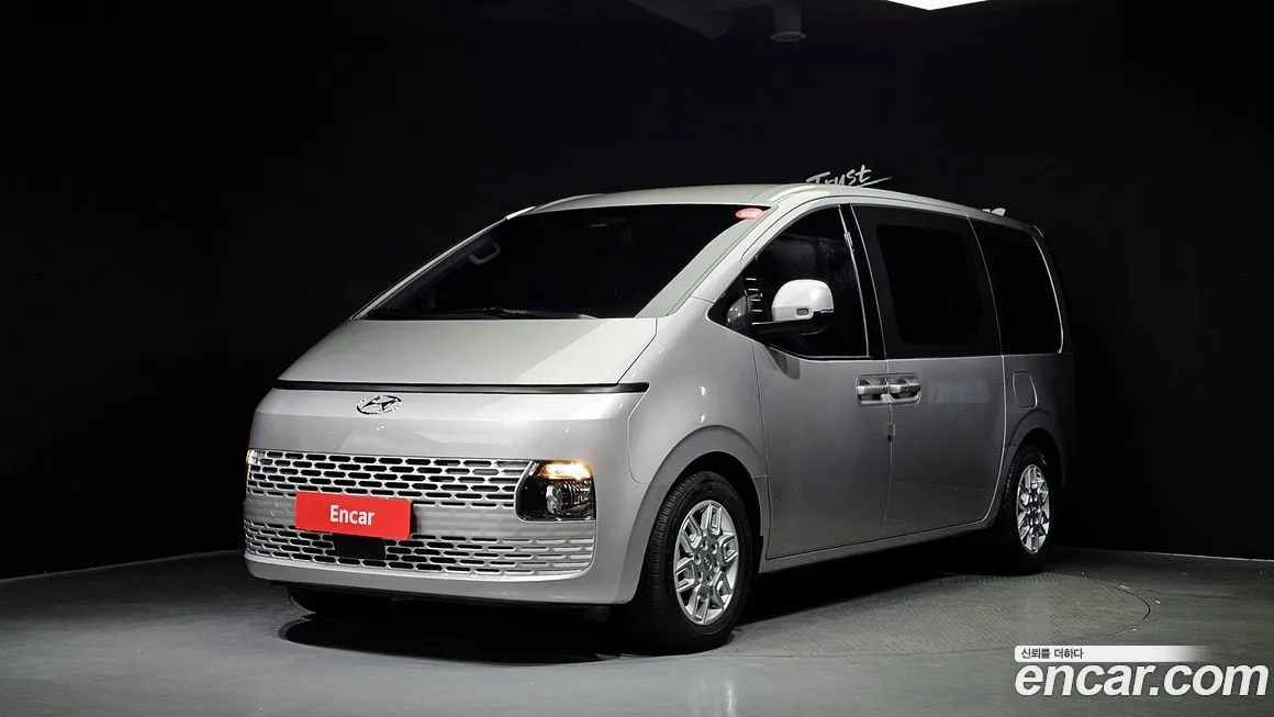 Hyundai Staria — фото 1