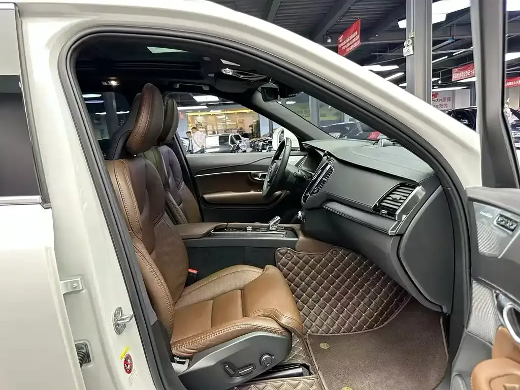 Volvo XC90 2022 из CN, фото 8