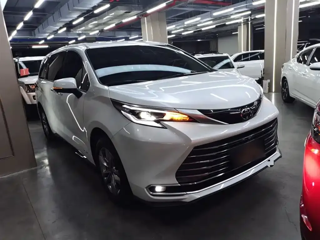 Toyota Sienna 2025 из CN, фото 3