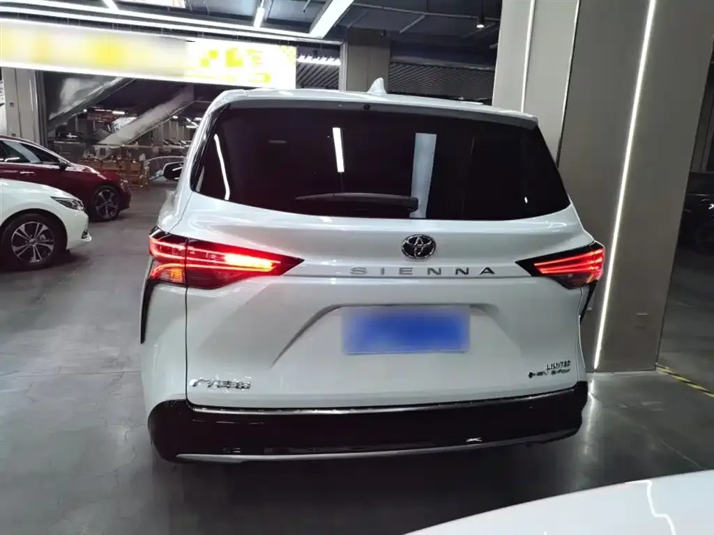 Toyota Sienna 2025 из CN, фото 10