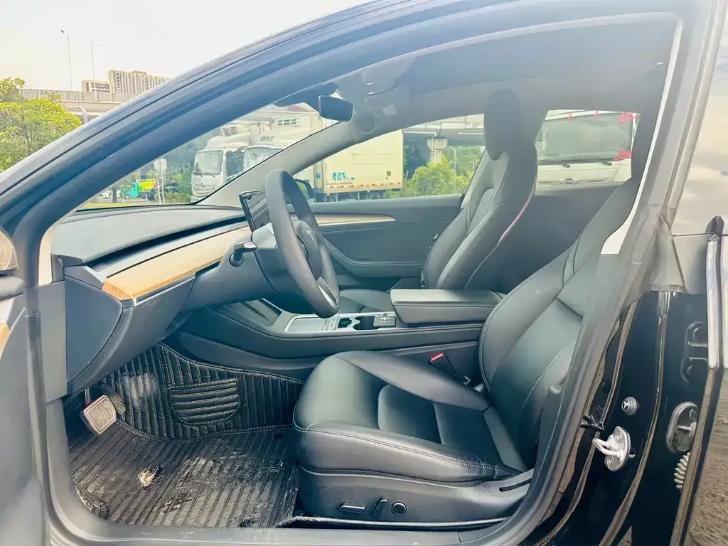 Tesla Model 3 — фото 6