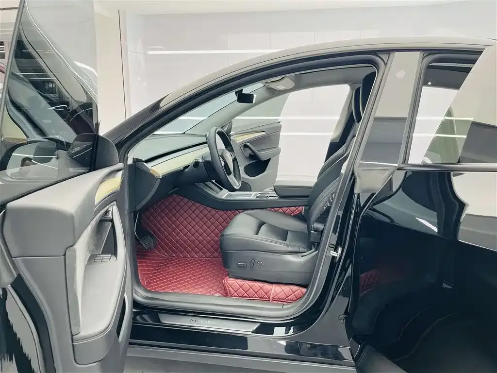 Tesla Model Y — фото 7