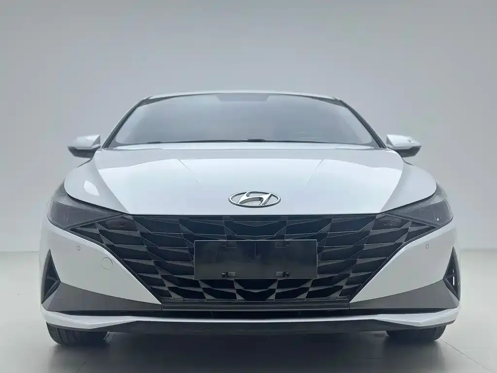 Hyundai Elantra — фото 4