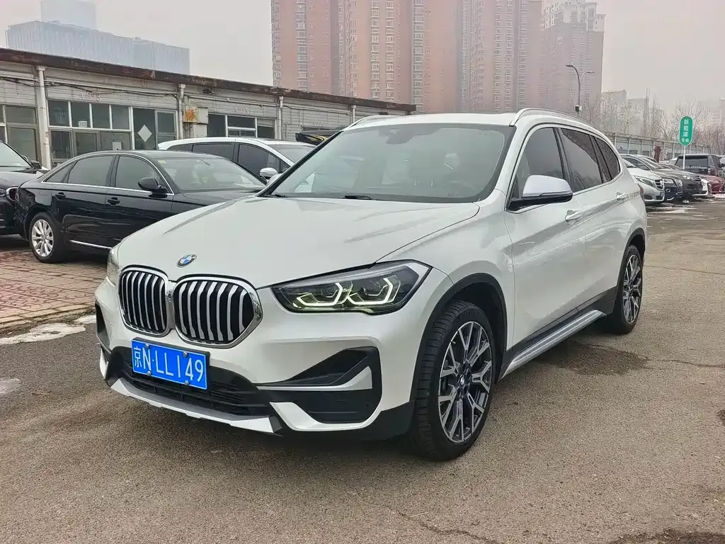 BMW X1 — фото 1