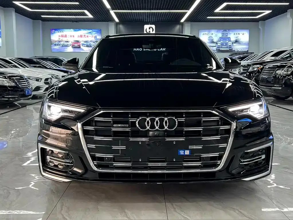 Audi A6L — фото 1