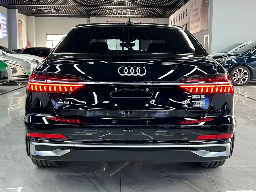 Audi A6L — фото 9