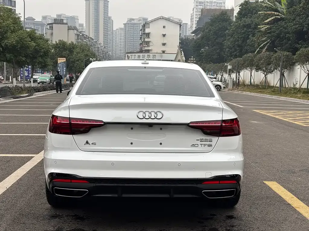 Audi A4L 2023 из CN, фото 4
