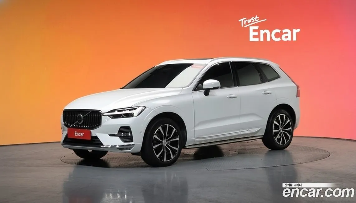 Volvo XC60 — фото 1