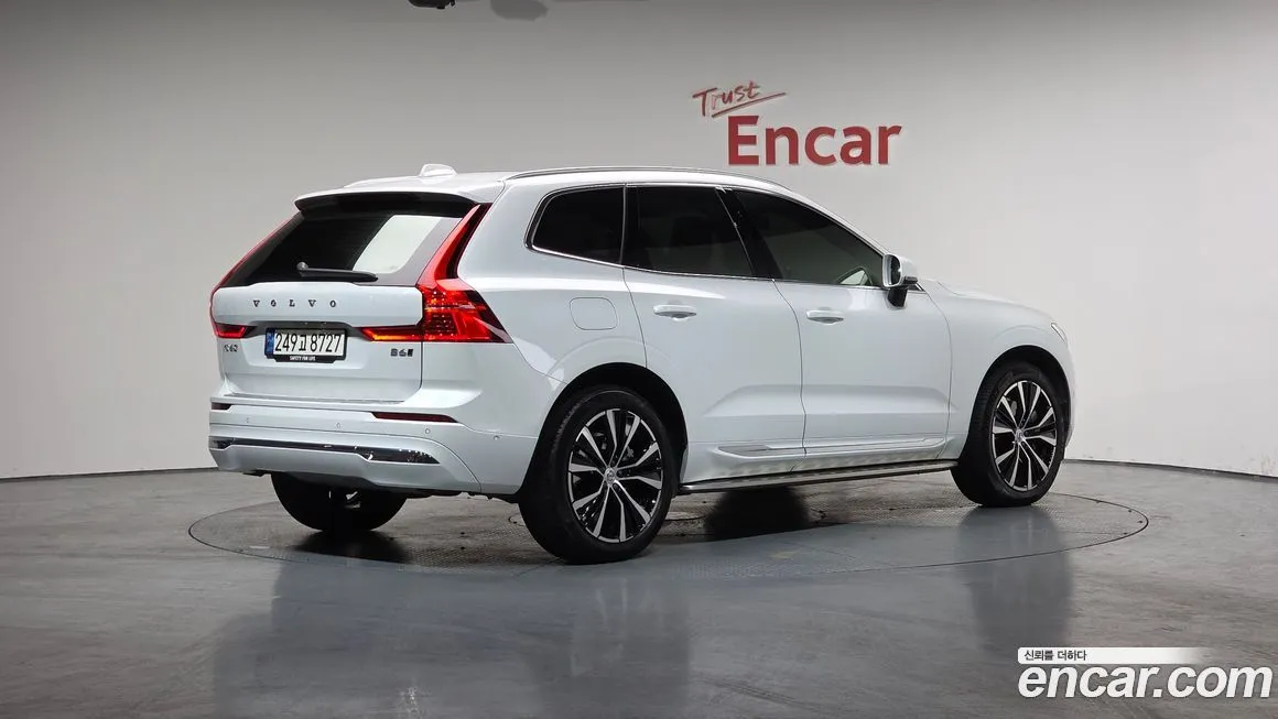 Volvo XC60 — фото 2