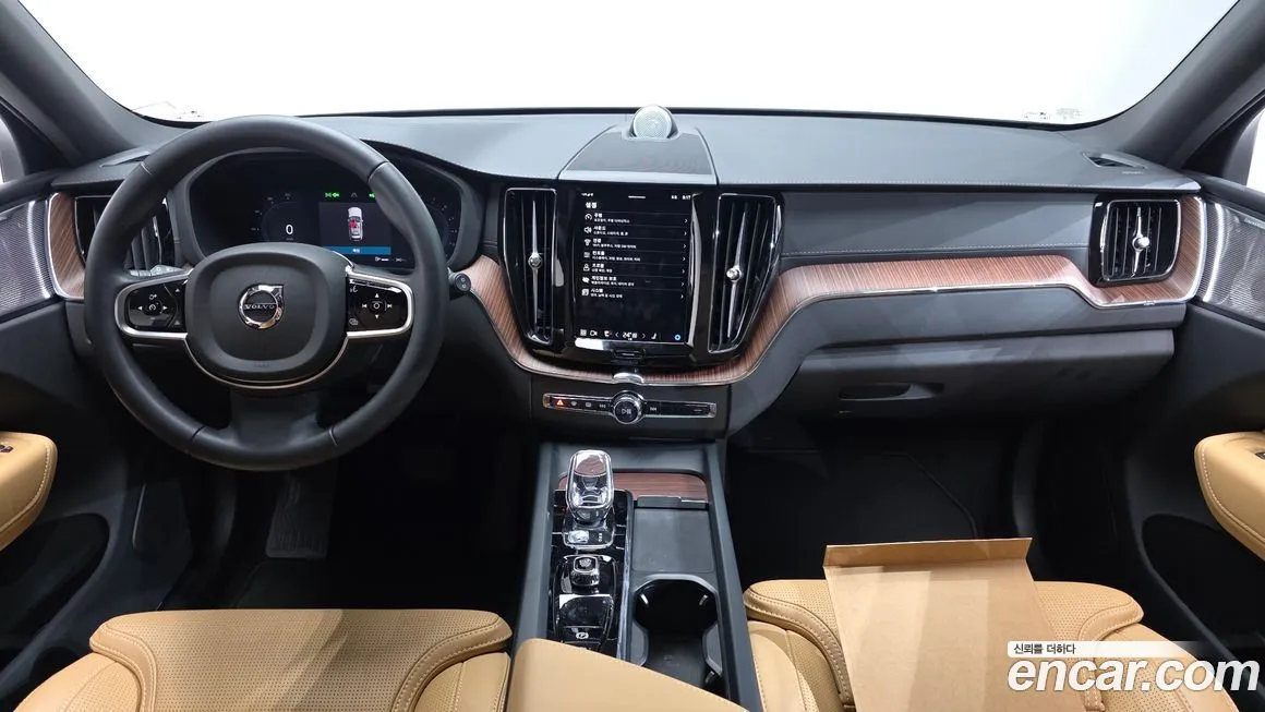 Volvo XC60 — фото 9
