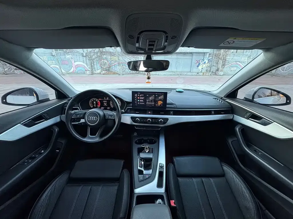 Audi A4L 2021 из CN, фото 10