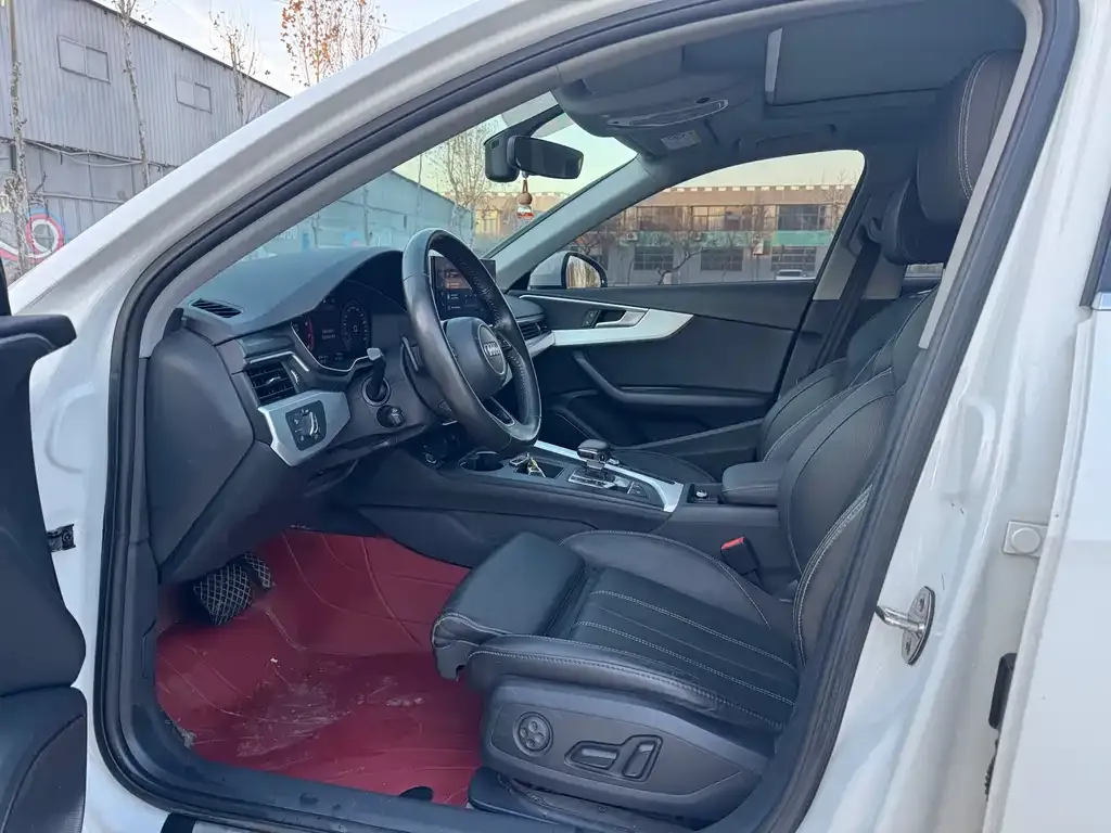 Audi A4L 2021 из CN, фото 7