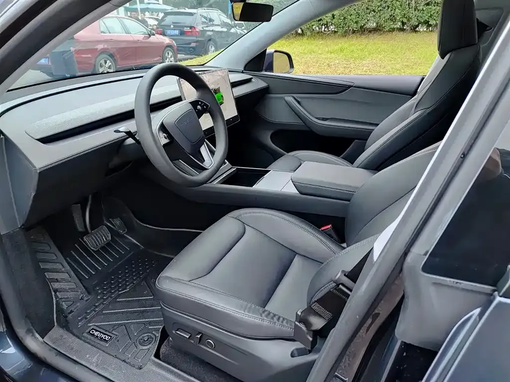 Tesla Model Y — фото 4