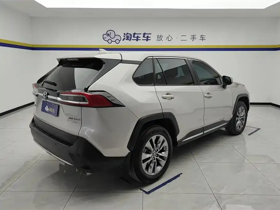 Toyota Wildlander — фото 10