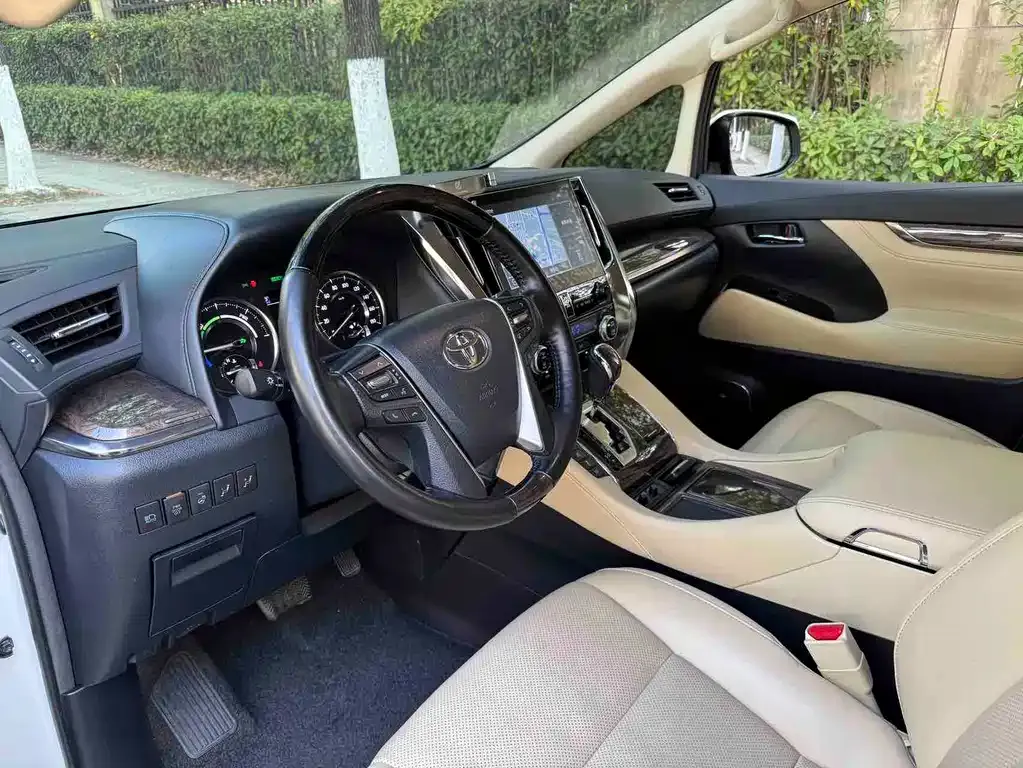 Toyota Alphard 2022 из CN, фото 8