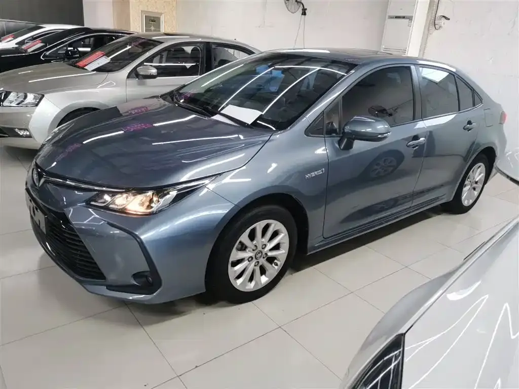 Toyota Corolla — фото 5