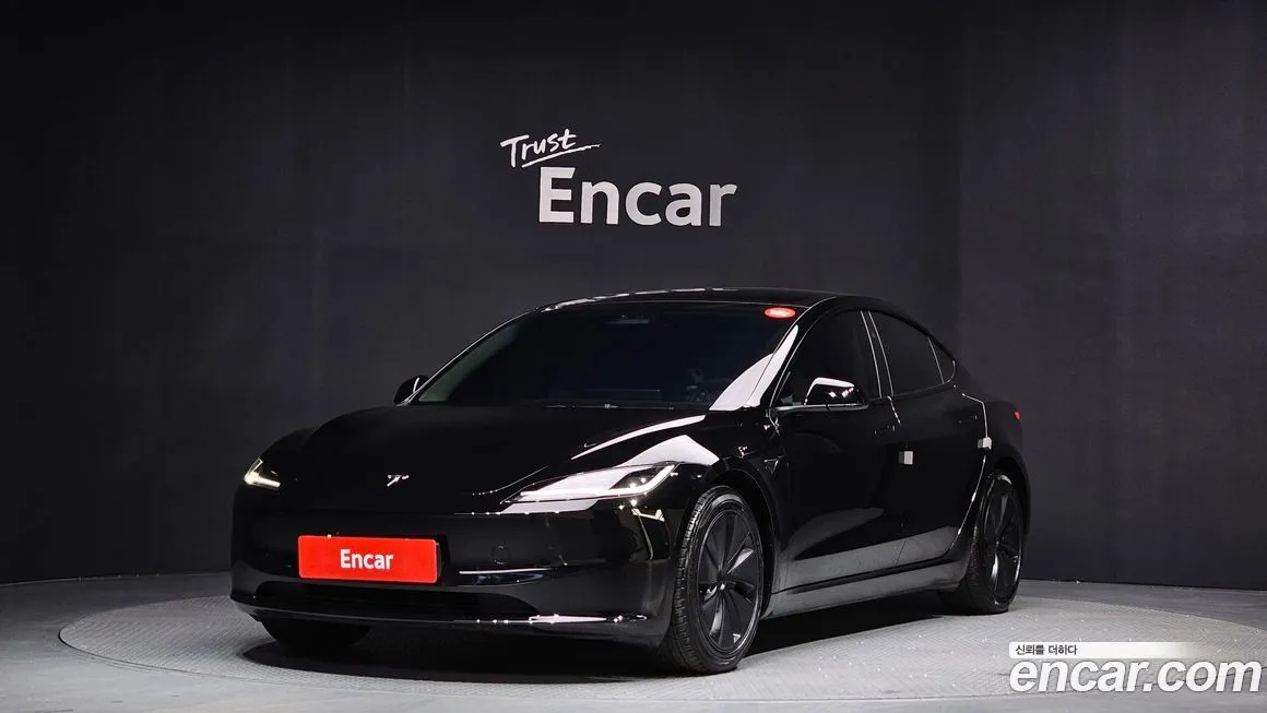 Tesla Model 3 — фото 1