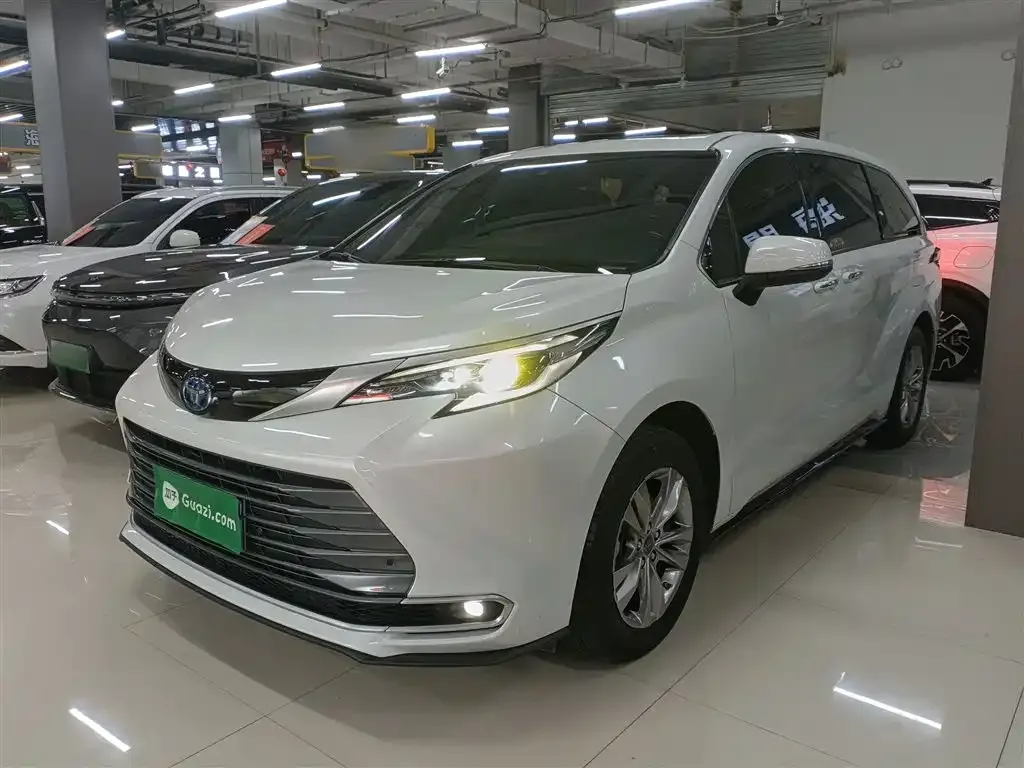 Toyota Sienna 2023 из CN, фото 7