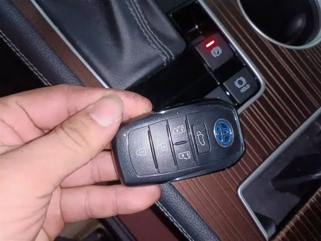 Toyota Sienna 2023 из CN, фото 4