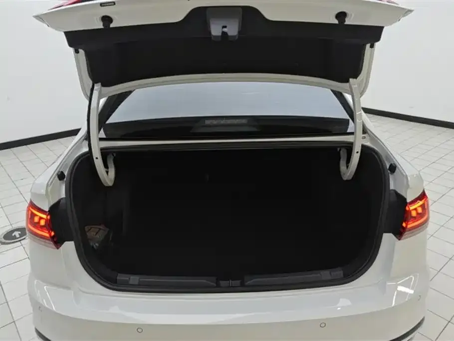 Volkswagen Bora 2024 из CN, фото 9