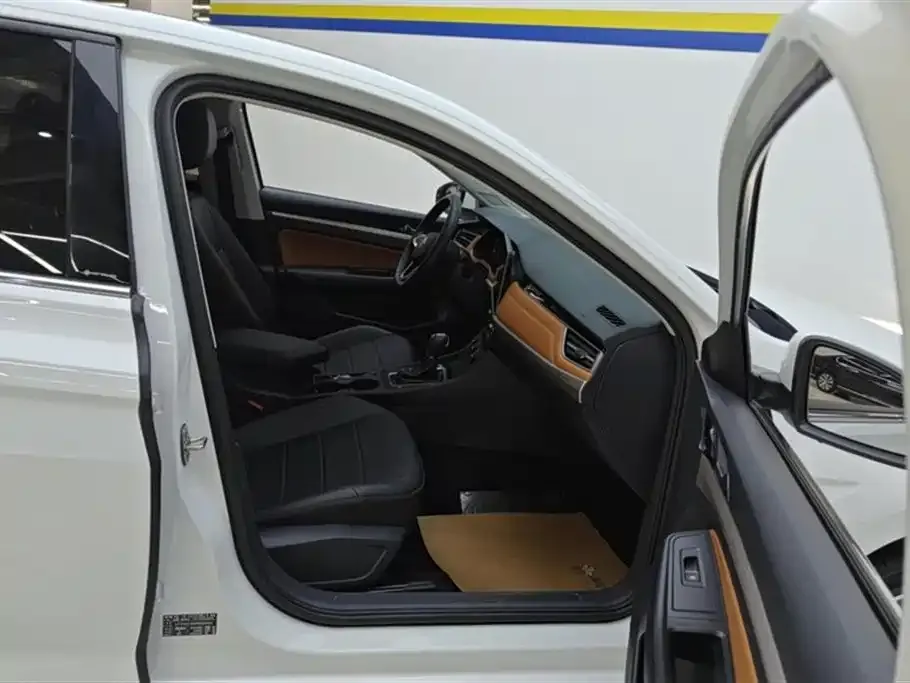 Volkswagen Bora 2024 из CN, фото 4