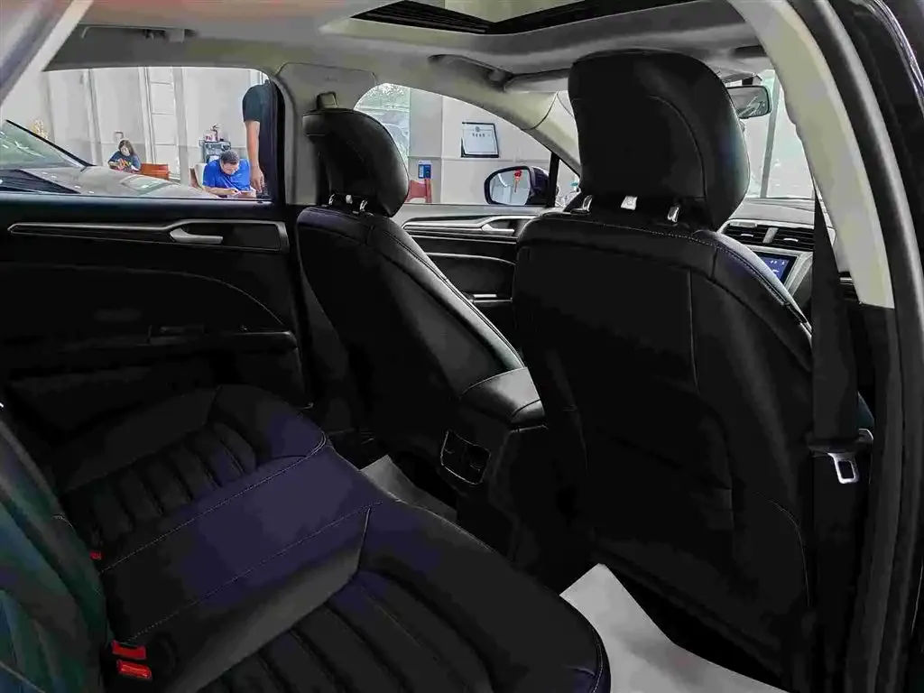 Ford Mondeo 2021 из CN, фото 6