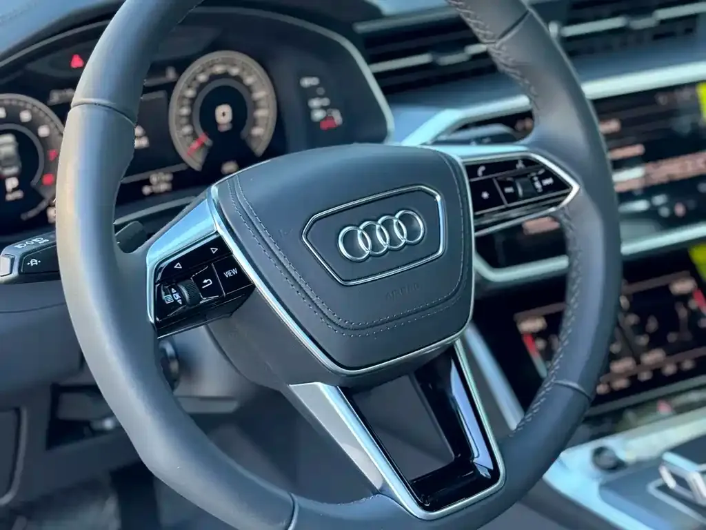 Audi A6L — фото 2