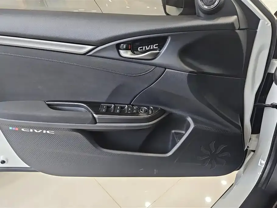 Honda Civic — фото 8