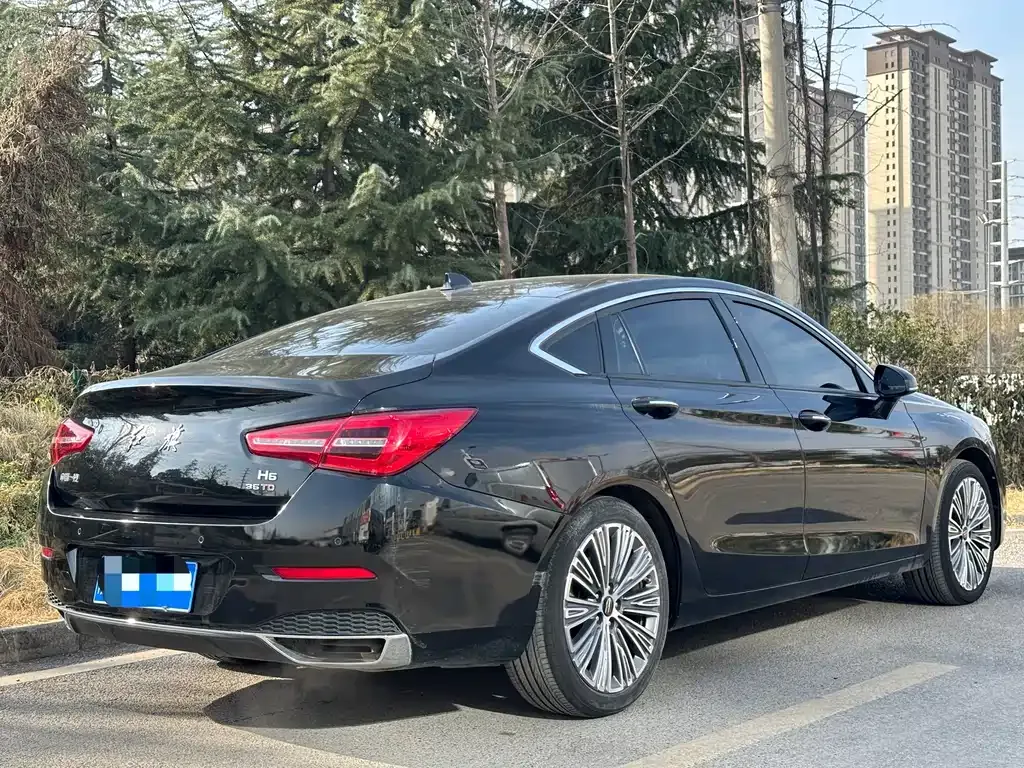 Hongqi H5 — фото 10