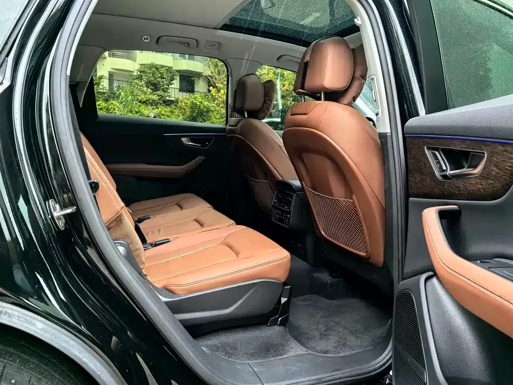 Audi Q7 2025 из CN, фото 2
