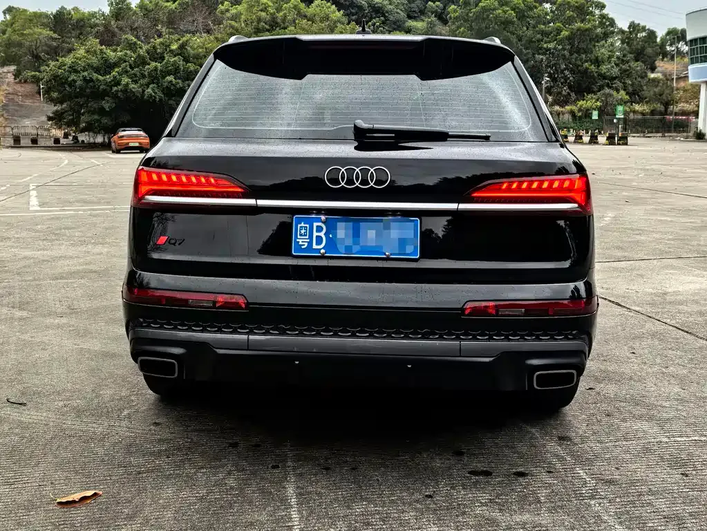 Audi Q7 2025 из CN, фото 7